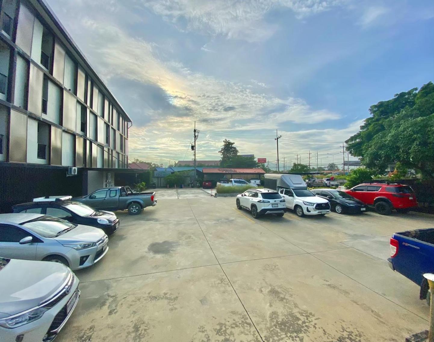 Jb Place Nakhon Pathom Eksteriør bilde